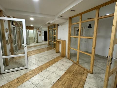комерційна за адресою Юліана Целевича вул., 34/1