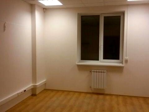 комерційна за адресою Дмитрівська вул., 69