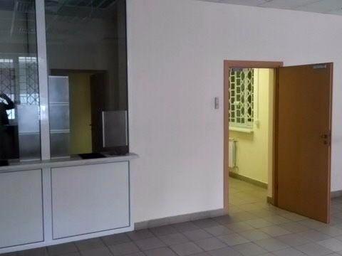 комерційна за адресою Дмитрівська вул., 69