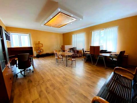 комерційна за адресою Турівська вул., 29