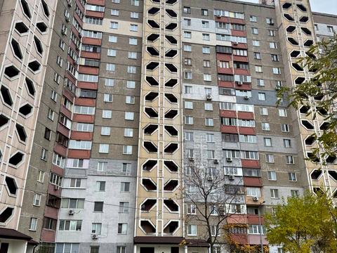 квартира за адресою Анни Ахматової вул., 14-Б