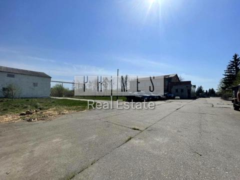 комерційна за адресою Соборності вул., 1