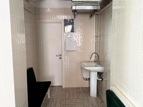 комерційна за адресою Щаслива вул., 11