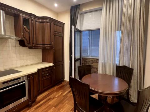 квартира за адресою Євгена Коновальця вул. (Щорса), 32-Б