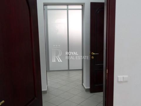 комерційна за адресою Турівська вул., 29