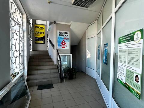 комерційна за адресою Левка Лук'яненка вул. (Жовтнева), 7