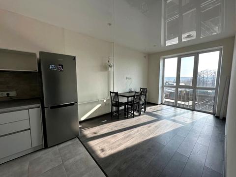 комерційна за адресою Левка Лук'яненка вул. (Жовтнева), 7