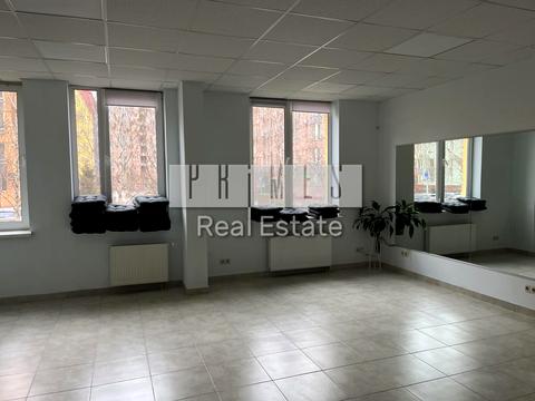 комерційна за адресою Регенераторна вул., 4 к8