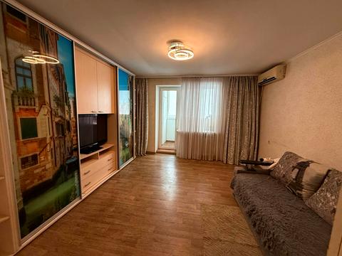 квартира за адресою Академіка Корольова вул., 48