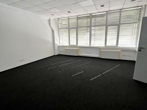 комерційна за адресою Дегтярна вул., 8