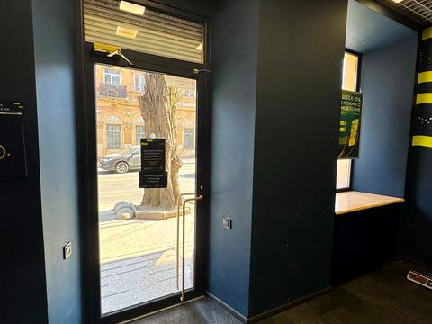 комерційна за адресою Канатна вул., 82