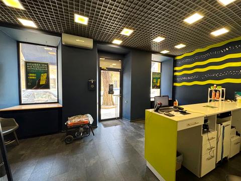 комерційна за адресою Канатна вул., 82