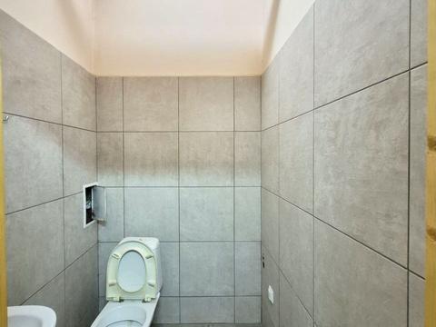 комерційна за адресою Євгена Коновальця вул., 138А