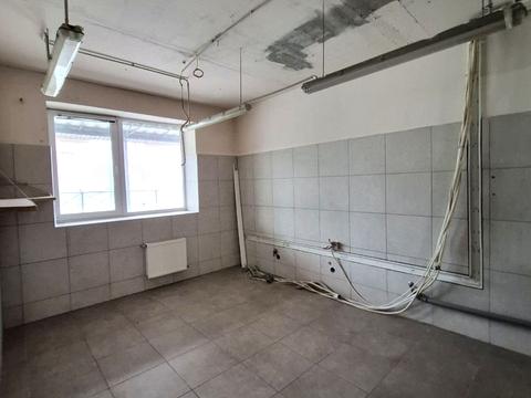 комерційна за адресою Євгена Коновальця вул., 138А