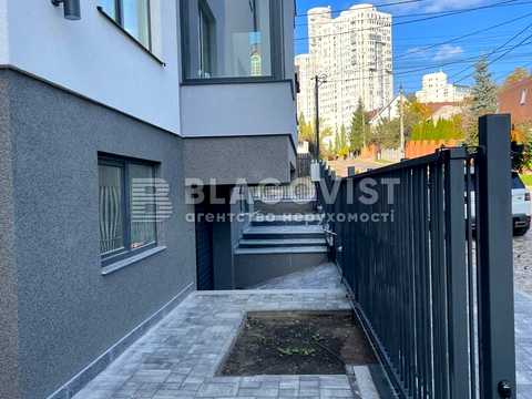 коммерческая по адресу Яготинская ул., 4/10