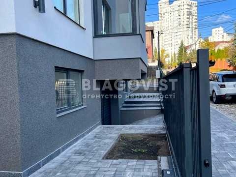 коммерческая по адресу Яготинская ул., 4/10