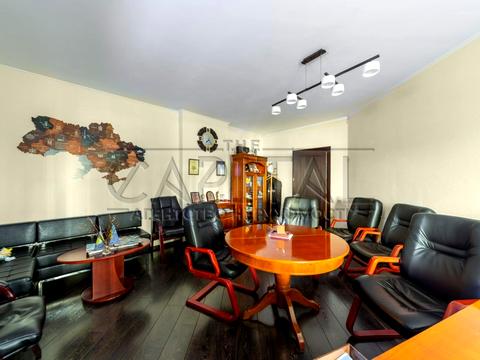 комерційна за адресою Раїси Окіпної вул., 4-А