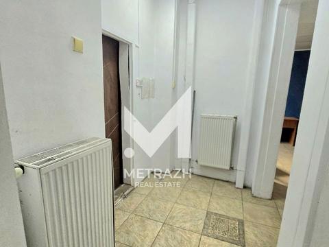 комерційна за адресою Університетська вул., 37/39