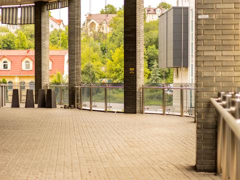 комерційна за адресою Митрополита Василя Липківського вул. (Урицького), 1а