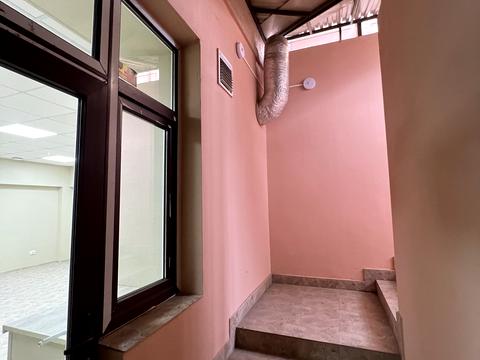 комерційна за адресою Володимира Івасюка вул., 7