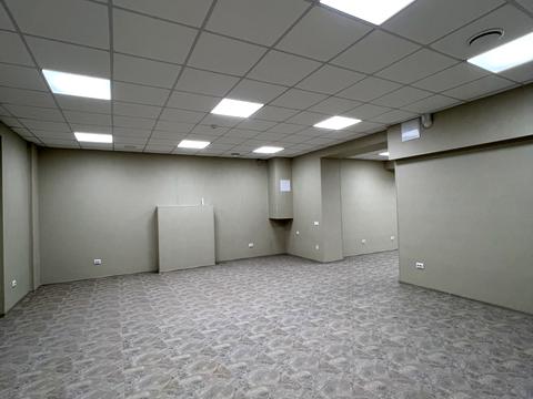 комерційна за адресою Володимира Івасюка вул., 7