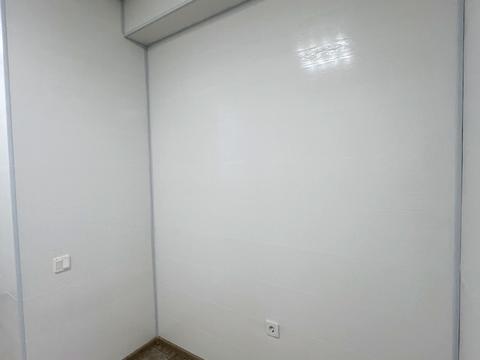 комерційна за адресою Володимира Івасюка вул., 7