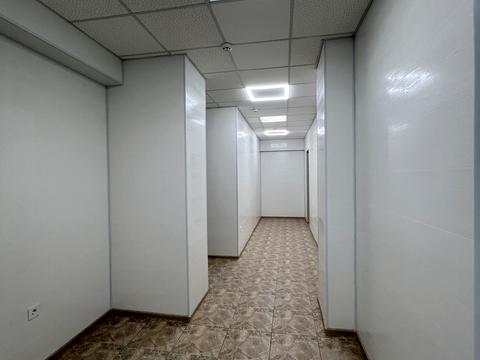 комерційна за адресою Володимира Івасюка вул., 7