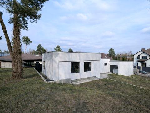 будинок за адресою Молодіжна вул.