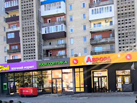 комерційна за адресою Печерська пл., 1