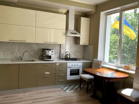 квартира за адресою Лондонська вул. (Пітерська), 7