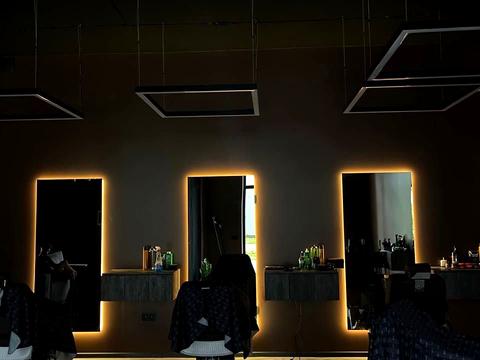 комерційна за адресою Малоголосківська вул., 28