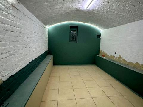 комерційна за адресою Соборна пл., 9