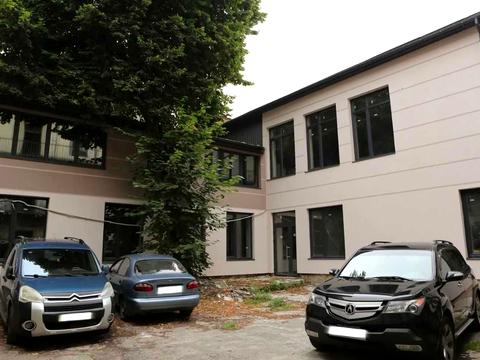 комерційна за адресою Шпитальна вул., 8