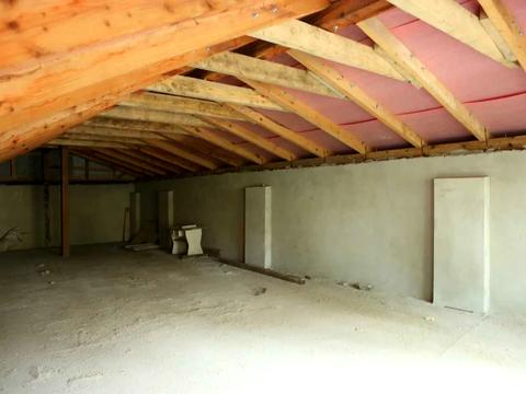 комерційна за адресою Шпитальна вул., 8