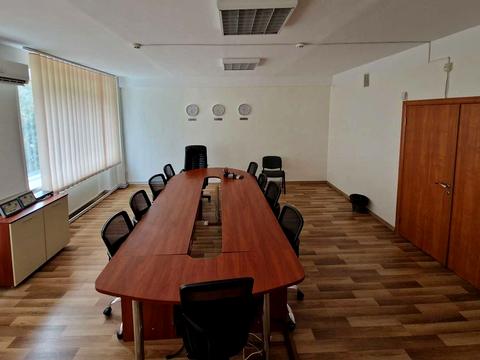 комерційна за адресою Євгена Патона вул., 4/1