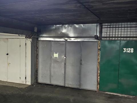 паркомісце за адресою Василя Касіяна вул., 1