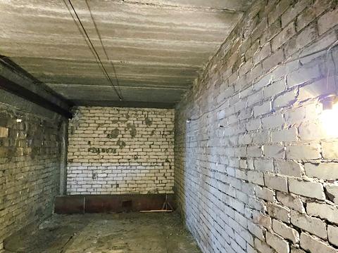 паркомісце за адресою Василя Касіяна вул., 1