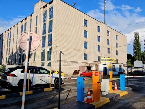 паркомісце за адресою Василя Касіяна вул., 1