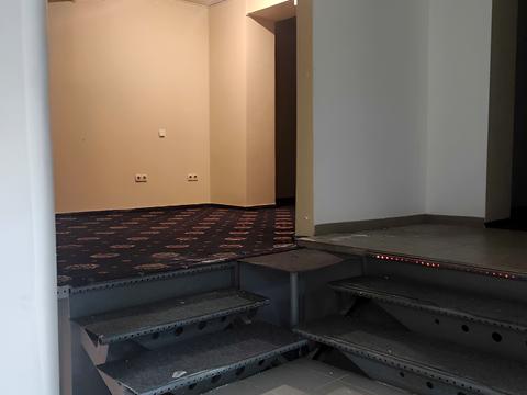 комерційна за адресою Миру просп., 18