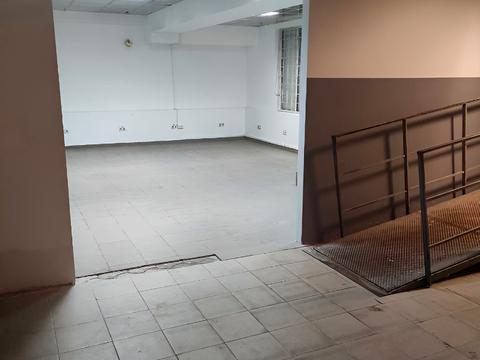 комерційна за адресою Миру просп., 18