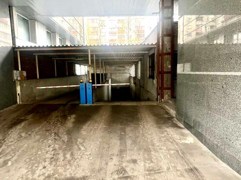 паркомісце за адресою Казарменна вул. (Григорія Андрющенка), 4-А