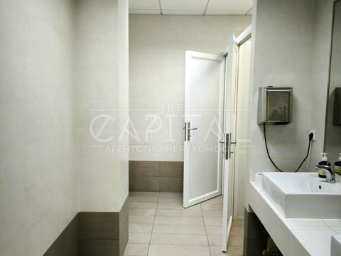 комерційна за адресою Ділова вул. (Димитрова), 5б