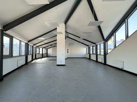 комерційна за адресою Богдана Хмельницького  вул., 116