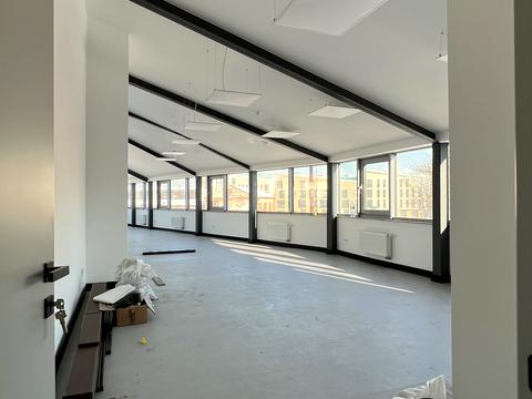 комерційна за адресою Богдана Хмельницького  вул., 116