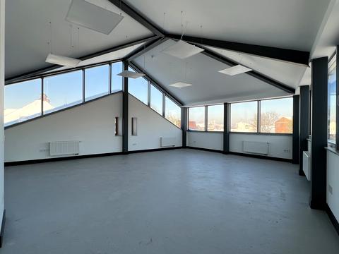 комерційна за адресою Богдана Хмельницького  вул., 116