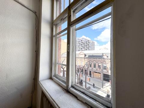 комерційна за адресою Дмитра Яворницького просп. (Карла Маркса), 65