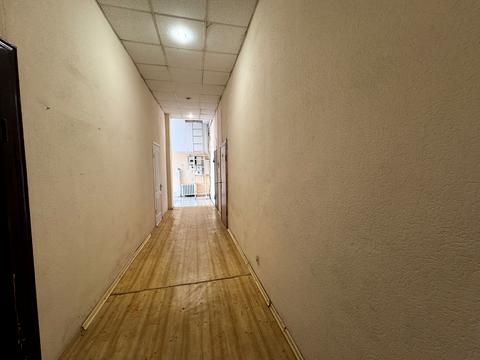 комерційна за адресою Дмитра Яворницького просп. (Карла Маркса), 65