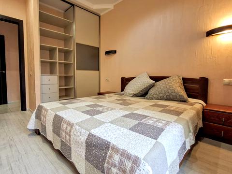 квартира за адресою Регенераторна вул., 4 к12