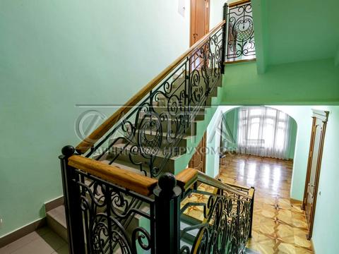 комерційна за адресою Пирятинська вул., 4