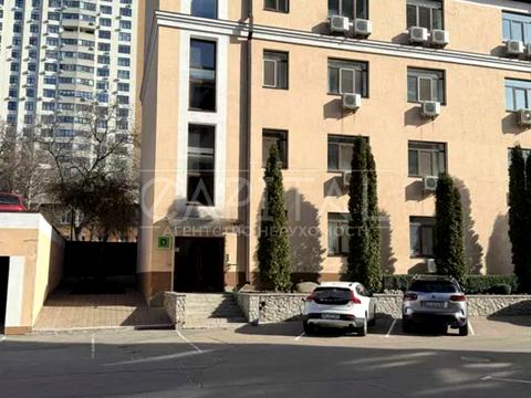 комерційна за адресою Авіаконструктора Ігоря Сікорського вул. (Танкова), 8